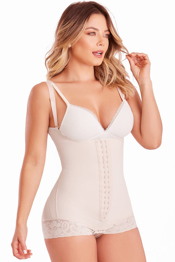 BODY SHAPER 053 HIPSTER GIRDLE WITH 2 LINE FRONT HOOKS, PERINEAL AREA WITH CROTCH, COVERED BACK